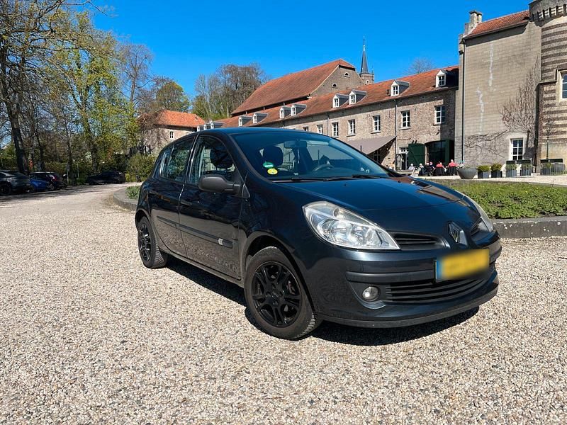 Second-hand Renault Clio II 2008 Negru Hatchback