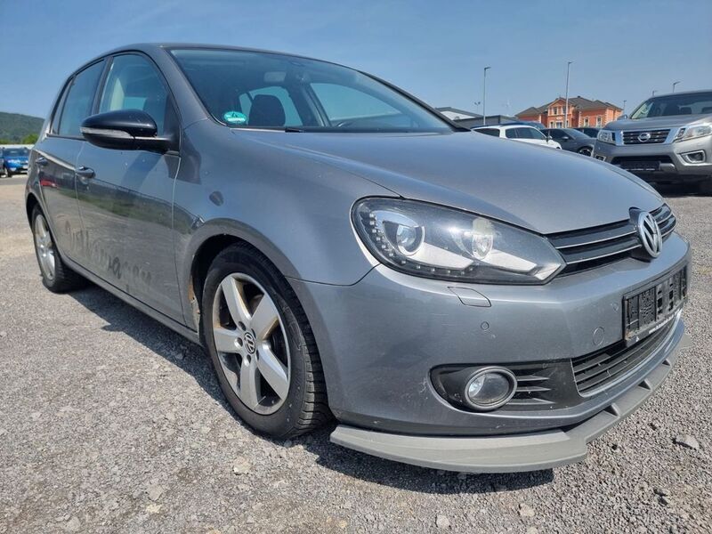 Grau Gebraucht 2011 VW Golf VI Style Limousine | 5.499 € (Fairer Preis) - Bild 1/4
