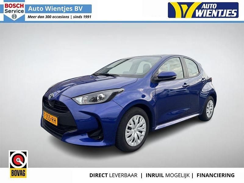 Blau Gebraucht 2023 Toyota Yaris Hybrid Active Limousine | 18.450 € (Fairer Preis) - Bild 1/4