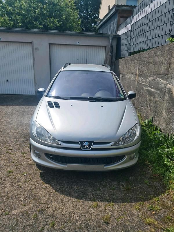 Silber Gebraucht 2003 Peugeot 206 Kombi | 1.350 € (Fairer Preis) - Bild 1/4