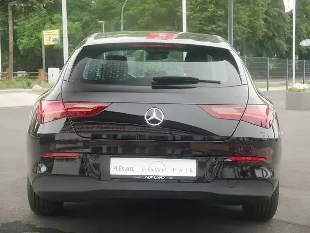 Gebraucht Mercedes CLA180 Progressive 150 PS (110 kW) 2023 Schwarz Coupé