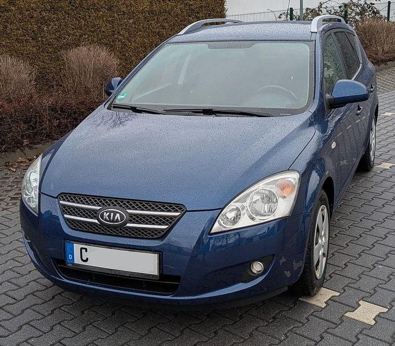 Gebraucht Kia Ceed Sportswagon 109 PS (80 kW) 2009 Blau Kombi