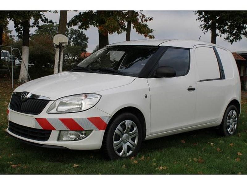 Candyweiss Gebraucht 2014 Skoda Roomster Kombi | 1.900 € (Superpreis) - Bild 1/4