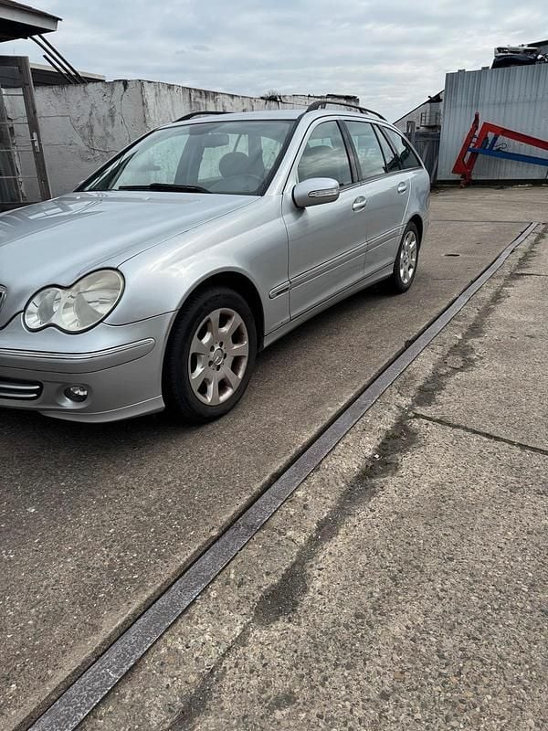 Gebraucht Mercedes C220 150 PS (110 kW) 2007 Grau Kombi