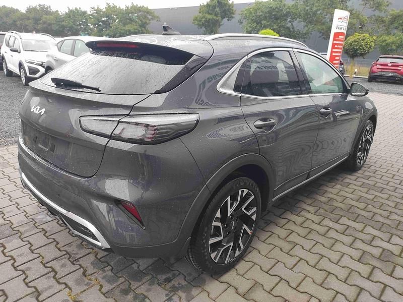 Neu Kia XCeed 179 PS (131 kW) 2025 Wolfsgrau SUV