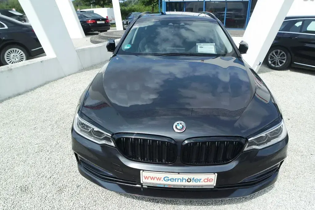 Gebraucht BMW 520 Sport Line 190 PS (139 kW) 2018 Grau Kombi