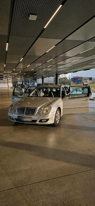 Gebraucht Mercedes E320 224 PS (164 kW) 2008 Grau Kombi