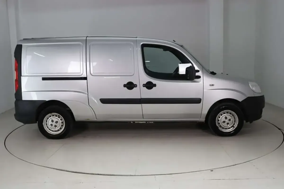 Brugt Fiat Doblò 75 HK (55 kW) 2009 Sølv MPV