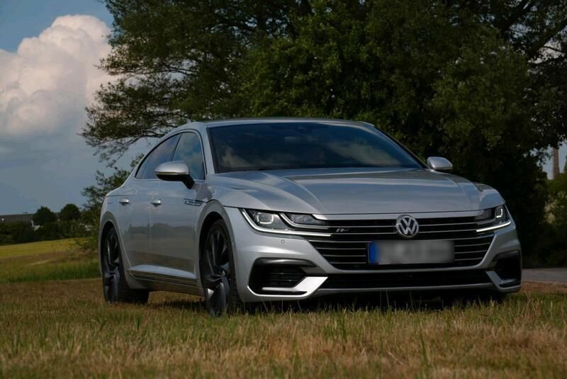 Silber Gebraucht 2019 VW Arteon R-line Limousine | 27.900 € (Fairer Preis) - Bild 1/4