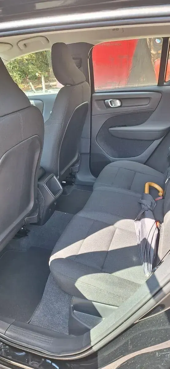Gebraucht Volvo XC40 Momentum 163 PS (119 kW) 2021 Schwarz SUV