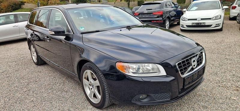 Schwarz Gebraucht 2010 Volvo V70 Summum Kombi | 7.600 € (Guter Preis) - Bild 1/4