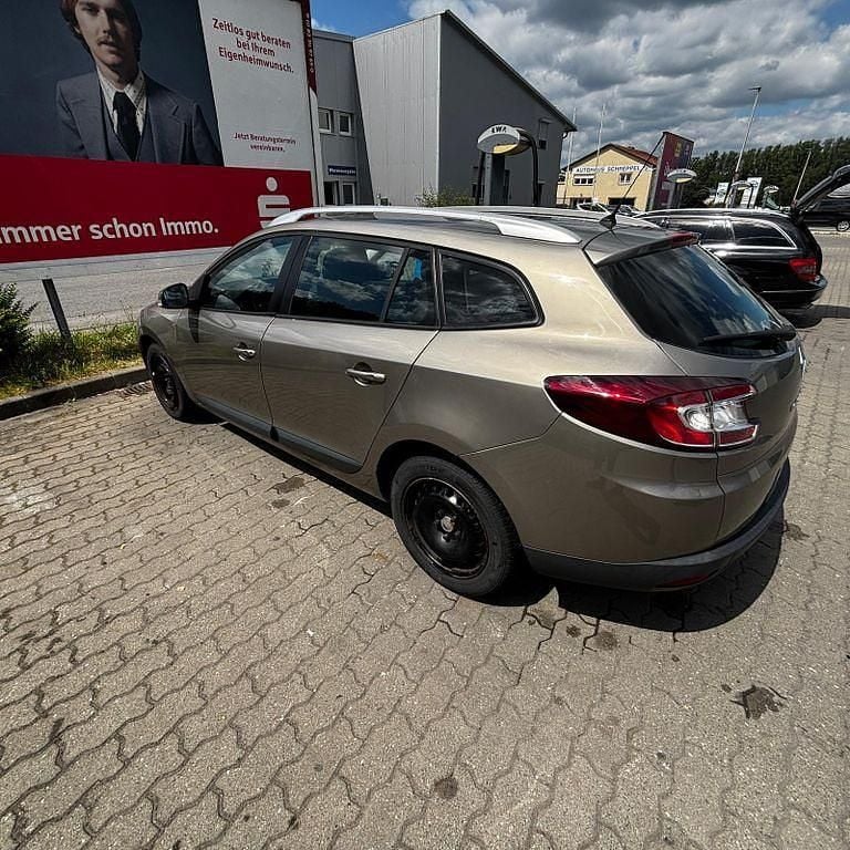 Gebraucht Renault Mégane III Dynamique 131 PS (96 kW) 2010 Beige Limousine