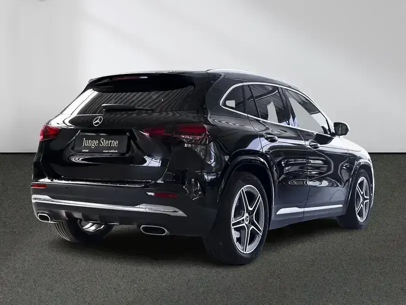 Gebraucht Mercedes GLA200 AMG 163 PS (119 kW) 2025 Schwarz SUV