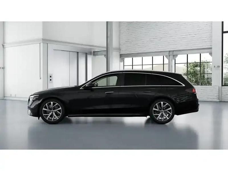 Gebraucht Mercedes E300 204 PS (150 kW) 2025 Metalliclack obsidianschwarz Kombi