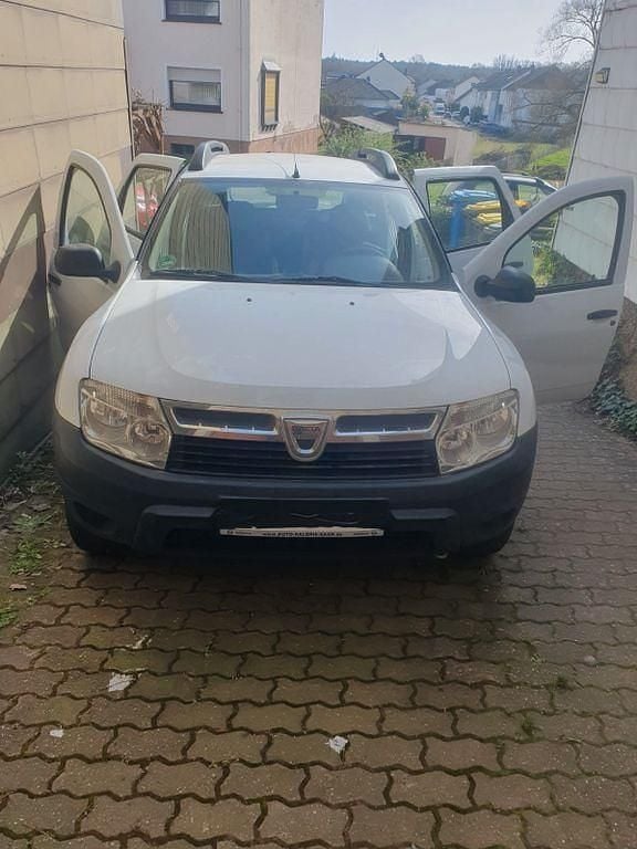 Second-hand Dacia Duster 105 CP (77 kW) 2012 Gri SUV