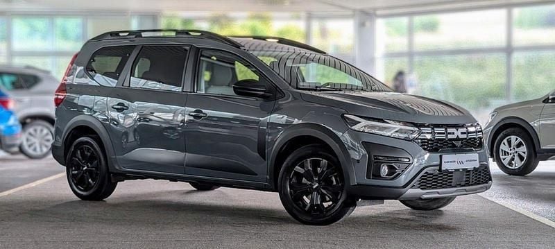 Grau Gebraucht 2023 Dacia Jogger Extreme Kombi | 17.970 € (Fairer Preis) - Bild 1/4
