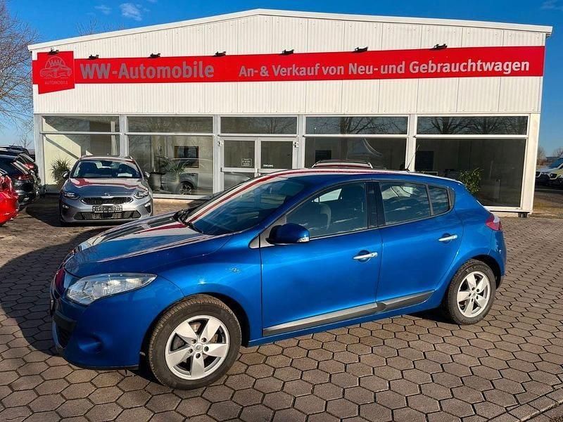 Gebraucht Renault Mégane Luxe 131 PS (96 kW) 2012 Blau Limousine