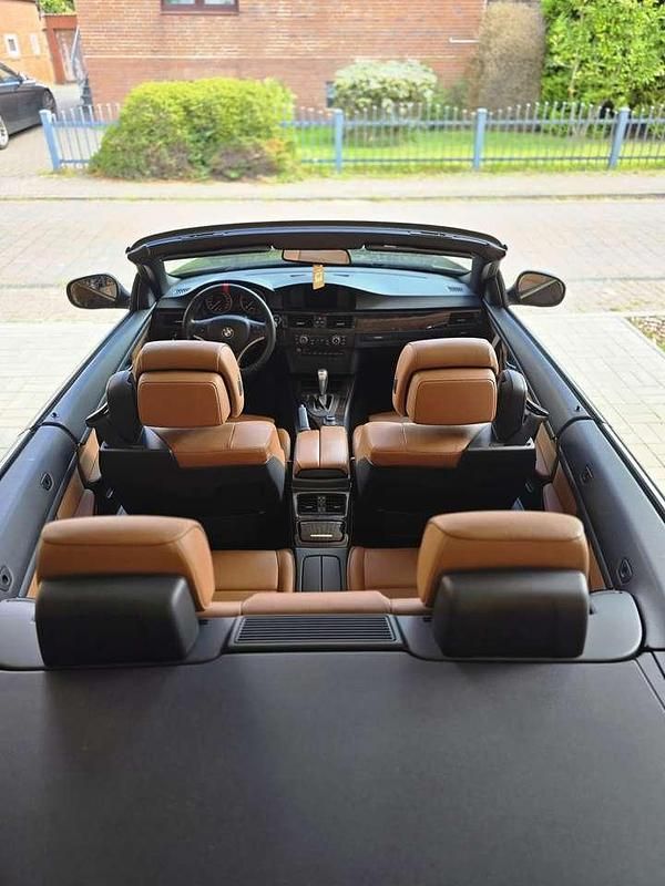 Schwarz Gebraucht 2012 BMW 320 Cabriolet Exclusive Cabrio | 10.500 € (Fairer Preis) - Bild 1/4