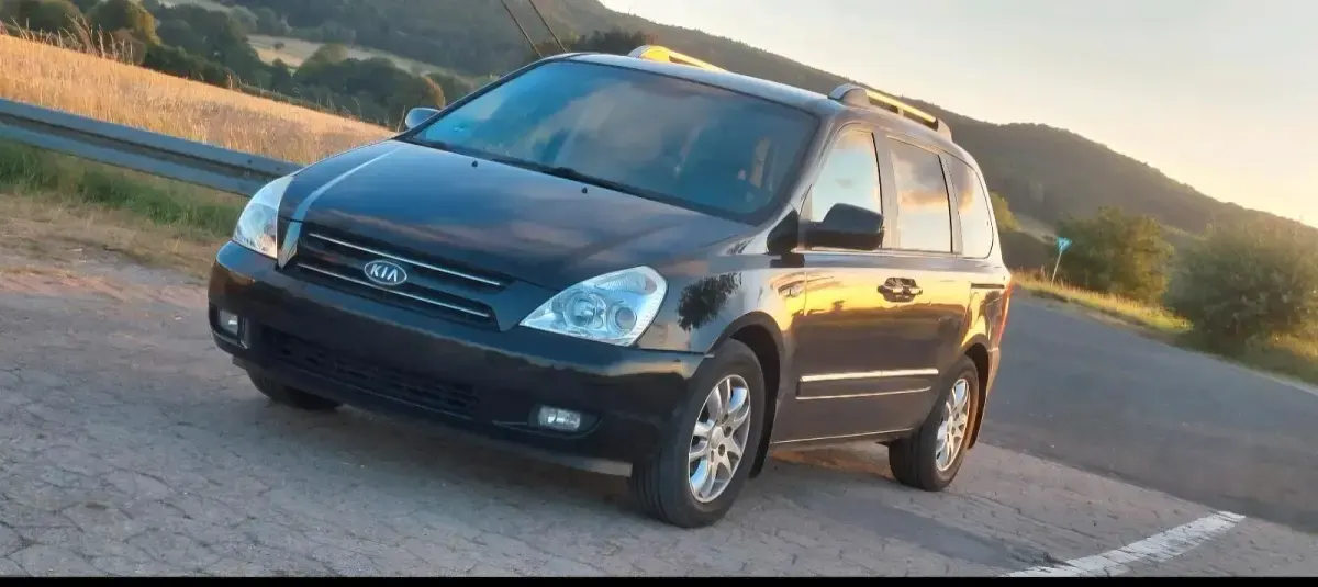 Gebraucht Kia Carnival 185 PS (136 kW) 2008 Schwarz Van / Kleinbus