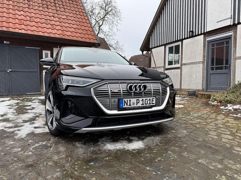 Gebraucht Audi e-tron S-Line 230 kW (313 PS) 2021 Schwarz SUV
