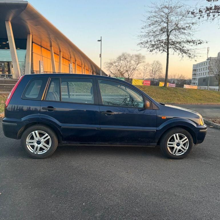 Gebraucht Ford Fusion Ambiente 80 PS (58 kW) 2002 Blau Kleinwagen