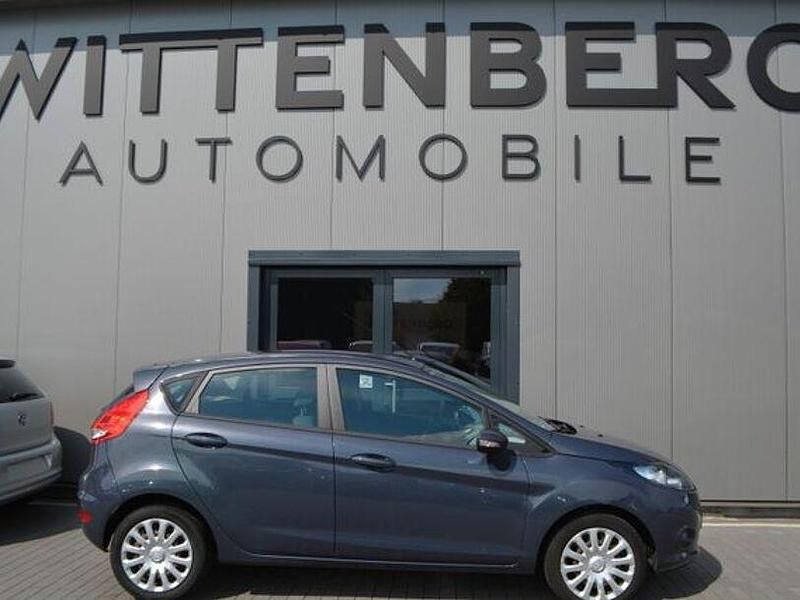 Grau Gebraucht 2011 Ford Fiesta Trend Kleinwagen | 6.999 € (Teuer) - Bild 1/4