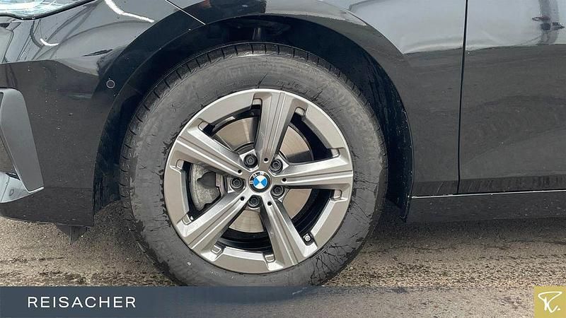 Gebraucht BMW 220 Active Tourer Efficient Dynamics 156 PS (114 kW) 2023 Saphirschwarz metallic Van / Kleinbus