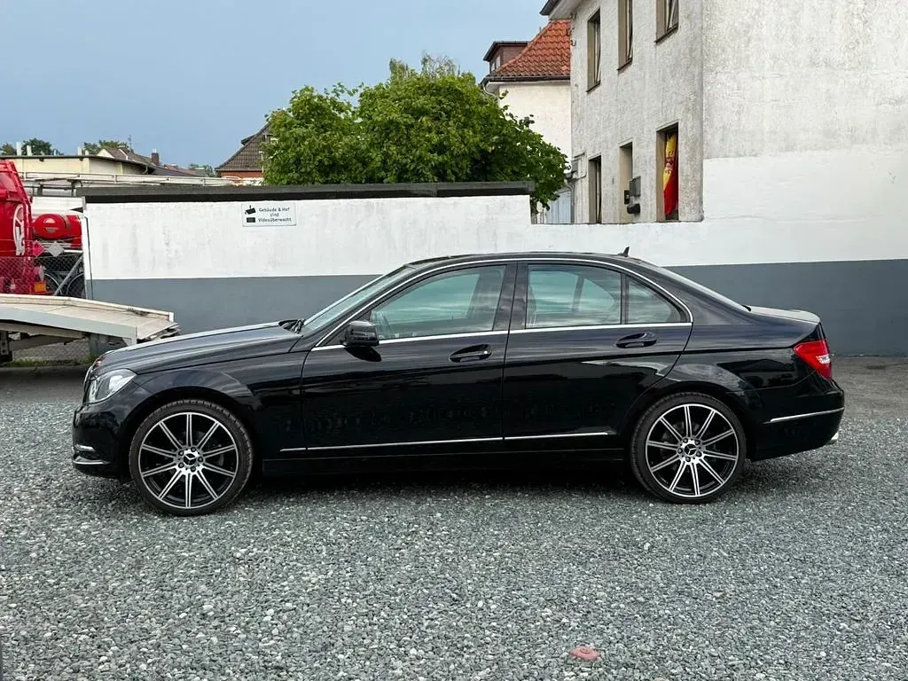 Gebraucht Mercedes C250 204 PS (150 kW) 2012 Schwarz Limousine