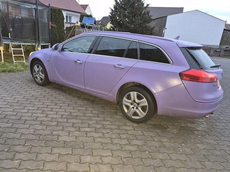 Gebraucht Opel Insignia Edition 140 PS (102 kW) 2009 Violet Kombi