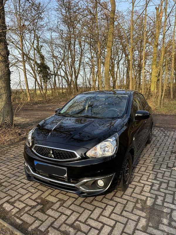 Gebraucht Mitsubishi Space Star 80 PS (58 kW) 2017 Schwarz Kleinwagen