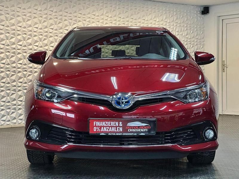 Gebraucht Toyota Auris Hybrid Edition-S 136 PS (100 kW) 2017 Rot Limousine