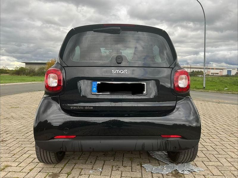 Gebraucht Smart ForTwo Electric Drive 60 kW (82 PS) 2018 Schwarz Coupé