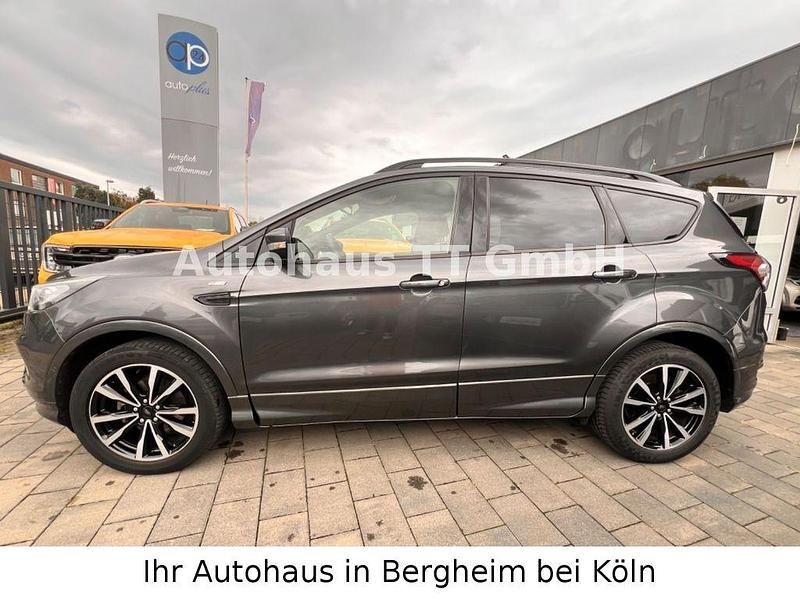 Gebraucht Ford Kuga ST-Line 150 PS (110 kW) 2017 Grau SUV