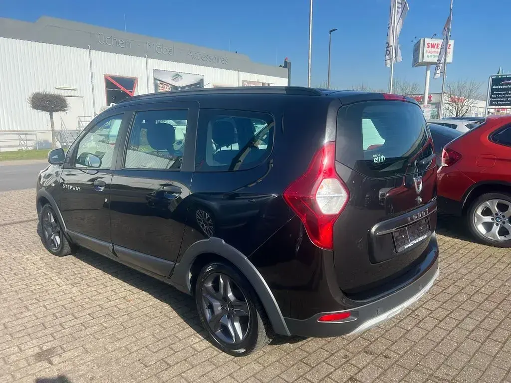 Gebraucht Dacia Lodgy Celebration 116 PS (85 kW) 2017 Schwarz Van / Kleinbus