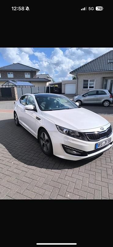 Weiß Gebraucht 2013 Kia Optima Hybrid Limousine | 10.800 € (Fairer Preis) - Bild 1/4