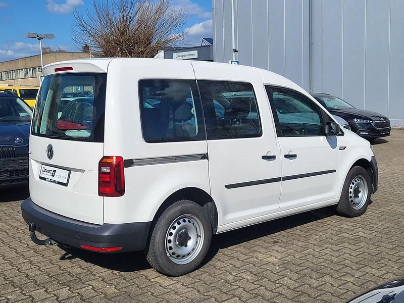 Second-hand VW Caddy 102 CP (75 kW) 2020 Alb Monovolum