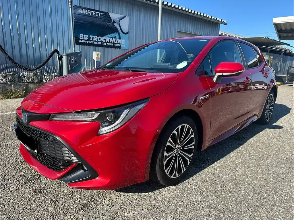 Gebraucht Toyota Corolla Club 152 PS (111 kW) 2019 Rot Limousine