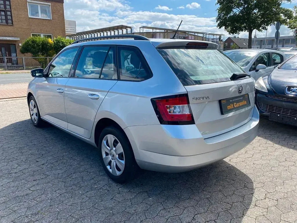 Gebraucht Skoda Fabia Ambition 90 PS (66 kW) 2016 Silber Kombi