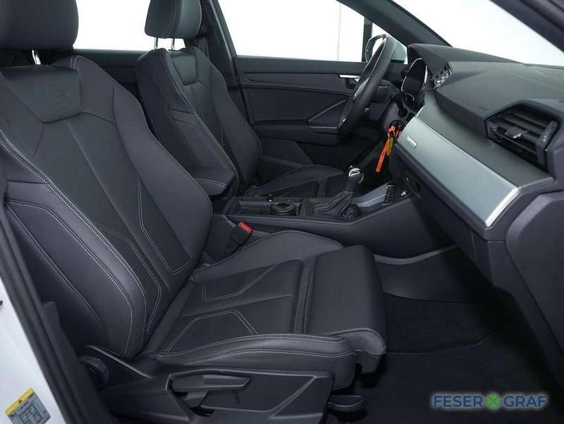 Gebraucht Audi Q3 Sportback Basis 150 PS (110 kW) 2025 Gletscherweiß metallic SUV