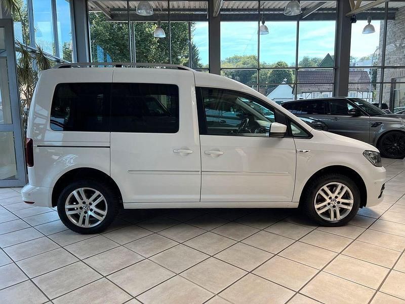 Gebraucht VW Caddy Highline 150 PS (110 kW) 2016 Candyweiß Van / Kleinbus