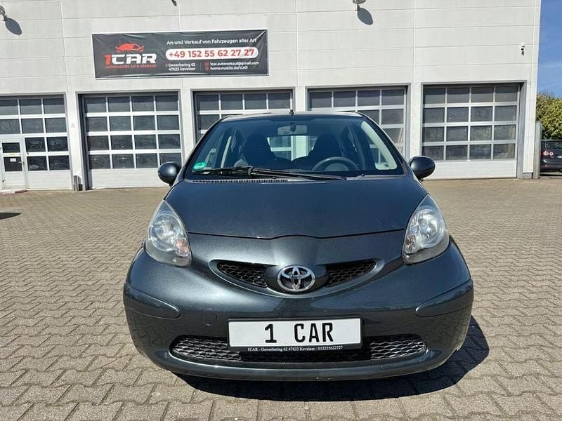 Gebraucht Toyota Aygo Basis 68 PS (50 kW) 2007 Grau Kleinwagen