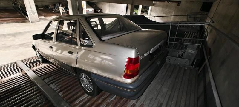 Gebraucht Opel Kadett 60 PS (44 kW) 1988 Grau Kleinwagen