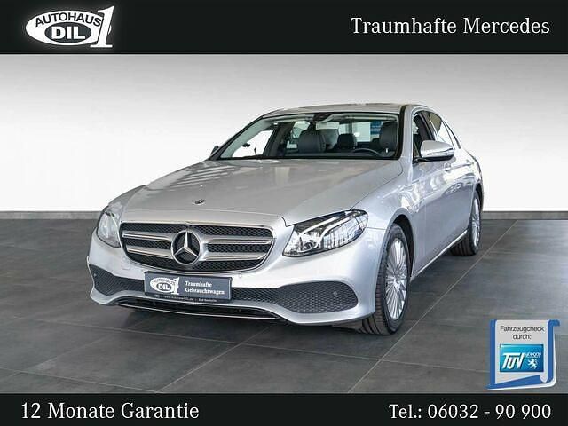 Silber (iridiumsilber metalliclack) Gebraucht 2017 Mercedes E200 Avantgarde Limousine | 24.850 € (Etwas zu teuer) - Bild 1/2