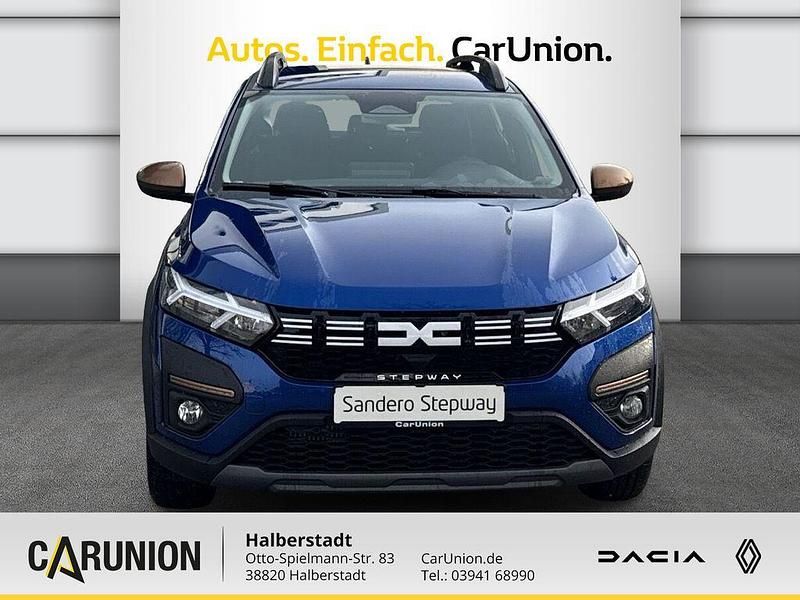 Neu Dacia Sandero Stepway 110 PS (80 kW) 2025 Ironblau metallic Limousine
