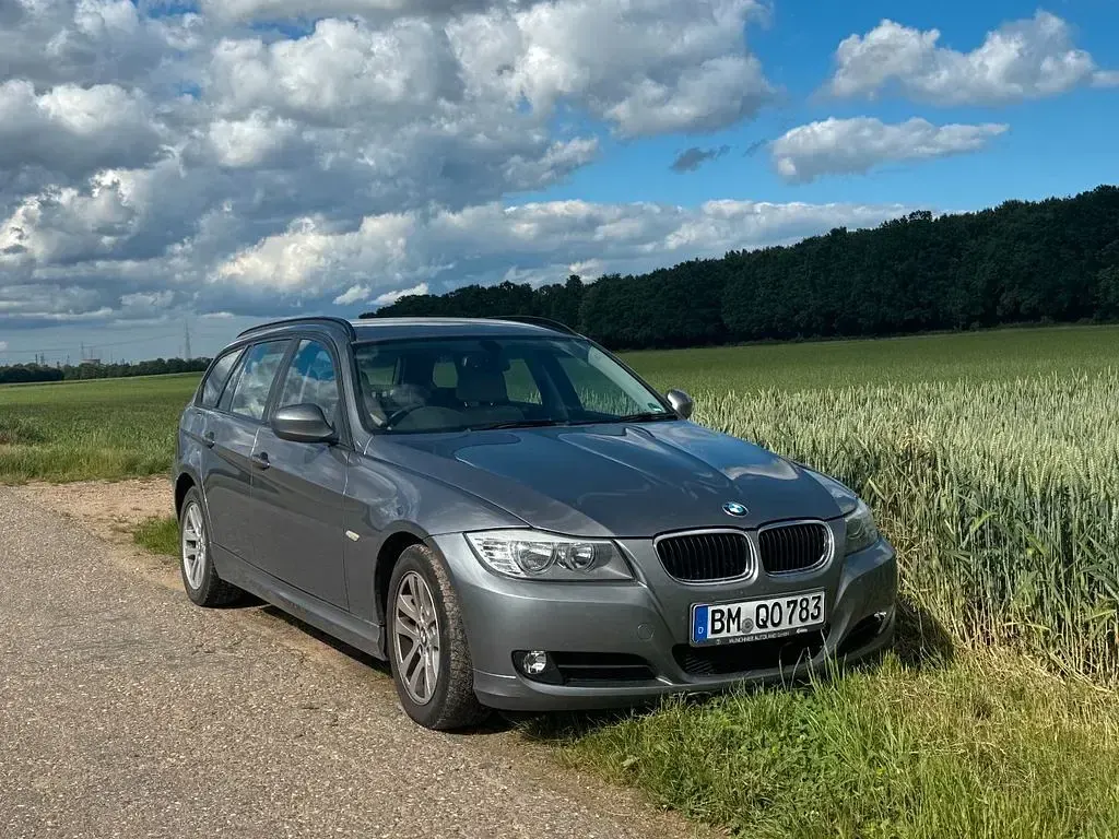 Gebraucht BMW 320 184 PS (135 kW) 2010 Grau Kombi