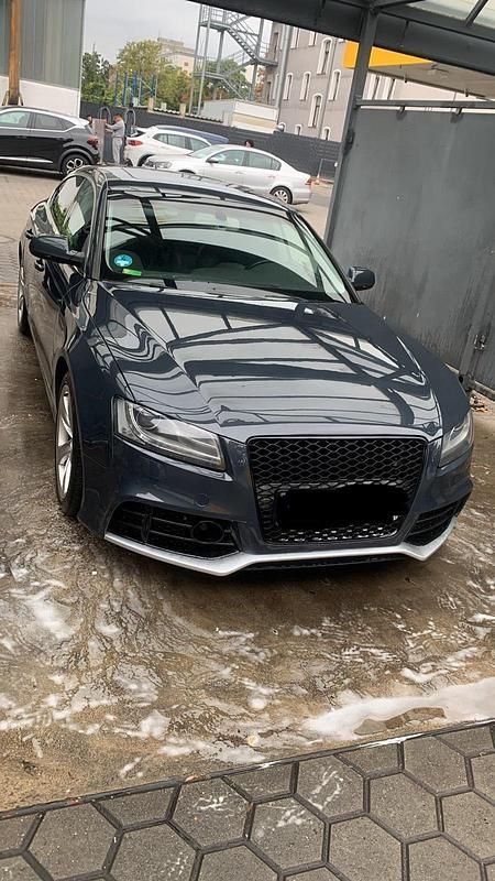 Grau Gebraucht 2009 Audi A5 Coupé | 9.900 € (Etwas zu teuer) - Bild 1/4