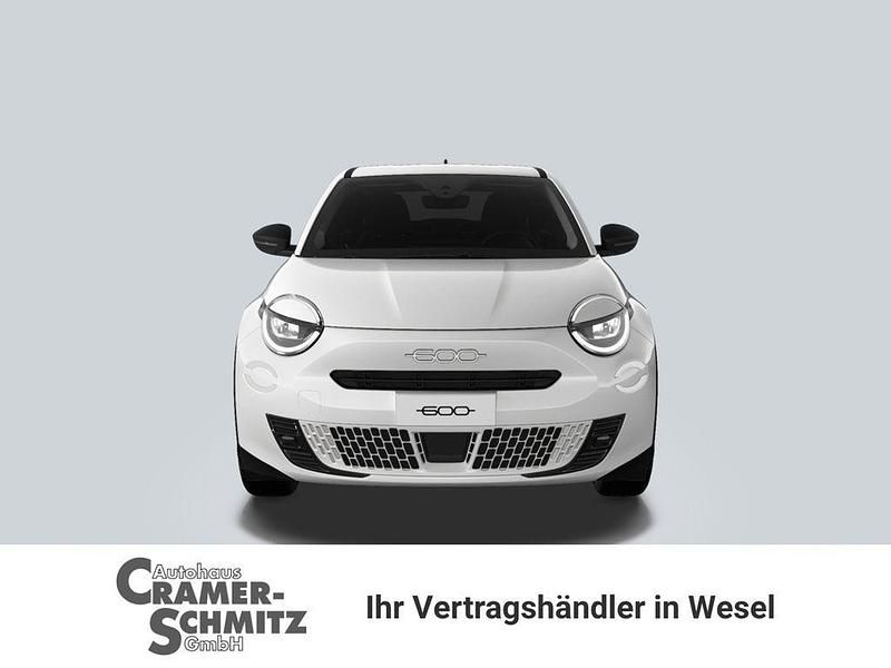 Gelato weiß Neu 2025 Fiat 600 Business SUV | 24.890 € (Fairer Preis) - Bild 1/4