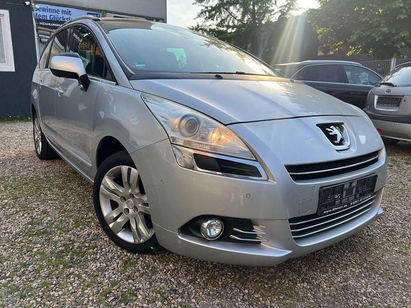 Gebraucht Peugeot 5008 Platinum 156 PS (114 kW) 2010 Grau Van / Kleinbus