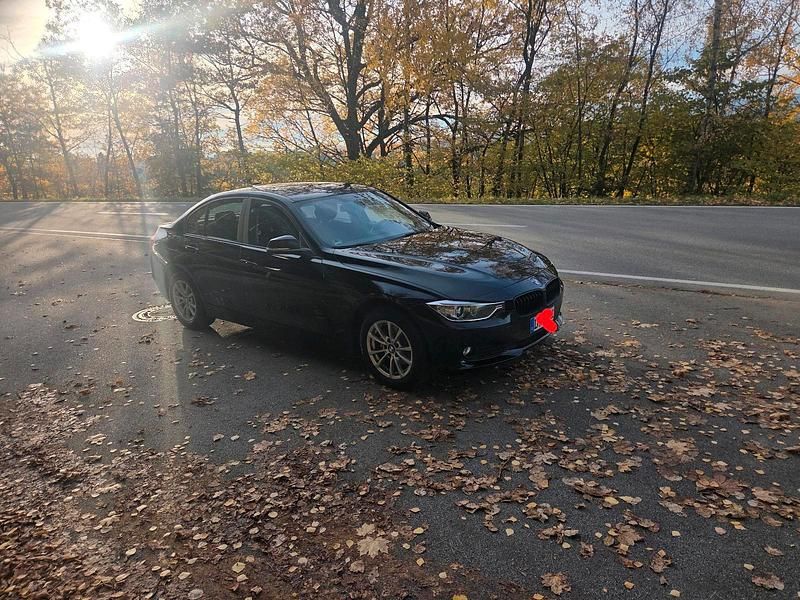 Schwarz Gebraucht 2013 BMW 316 Limousine | 7.999 € (Superpreis) - Bild 1/4