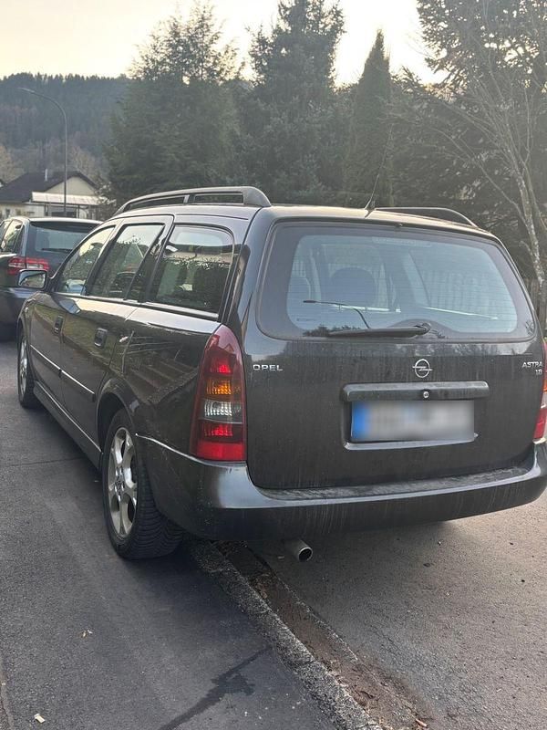 Gebraucht Opel Astra Comfort 125 PS (91 kW) 2001 Schwarz Kombi